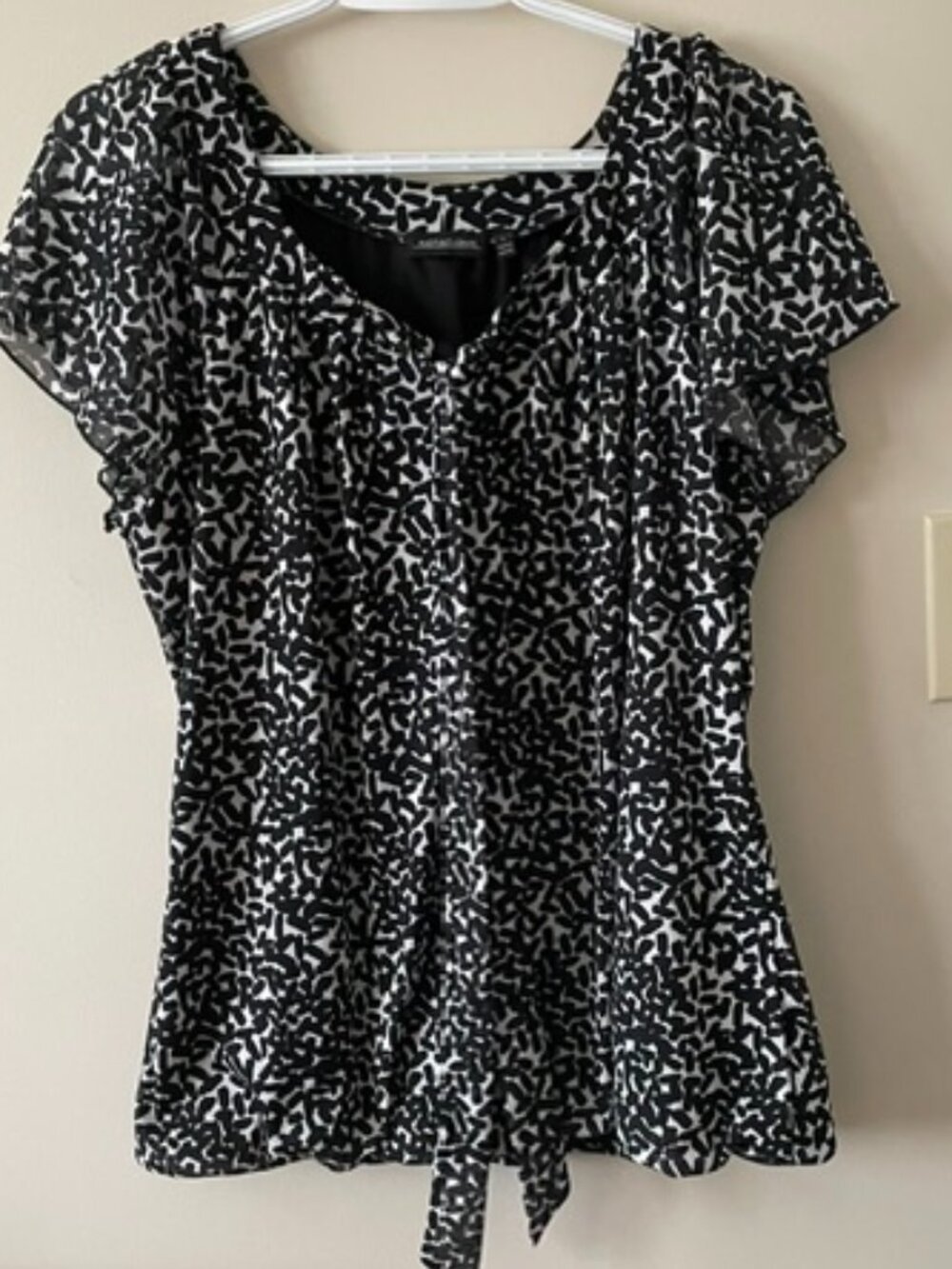 Notations VTG  Black /White Print Slvless Blousey Women's rnd neck w ties Sz L